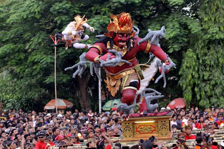 ogoh-ogoh-parade-bali.jpg